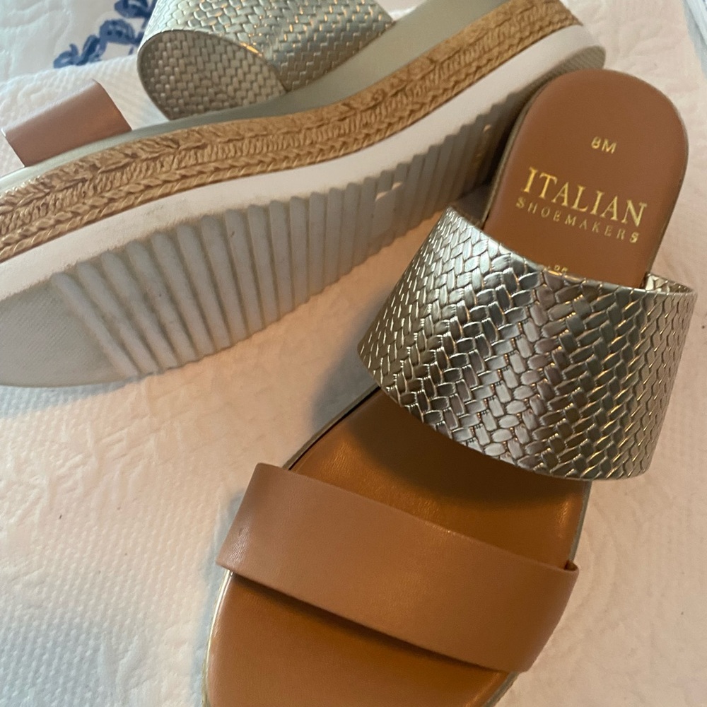 Italian Shoemakers Tan and Gold Sandals with Dual-Strap Design